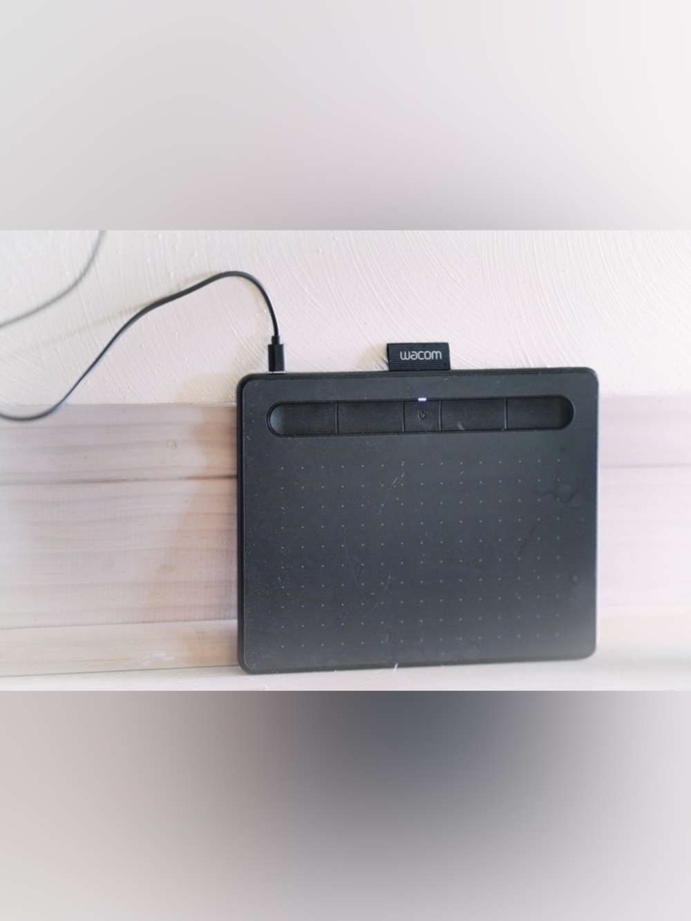 Wacom Intuos Tablet - Picture 2 of 5